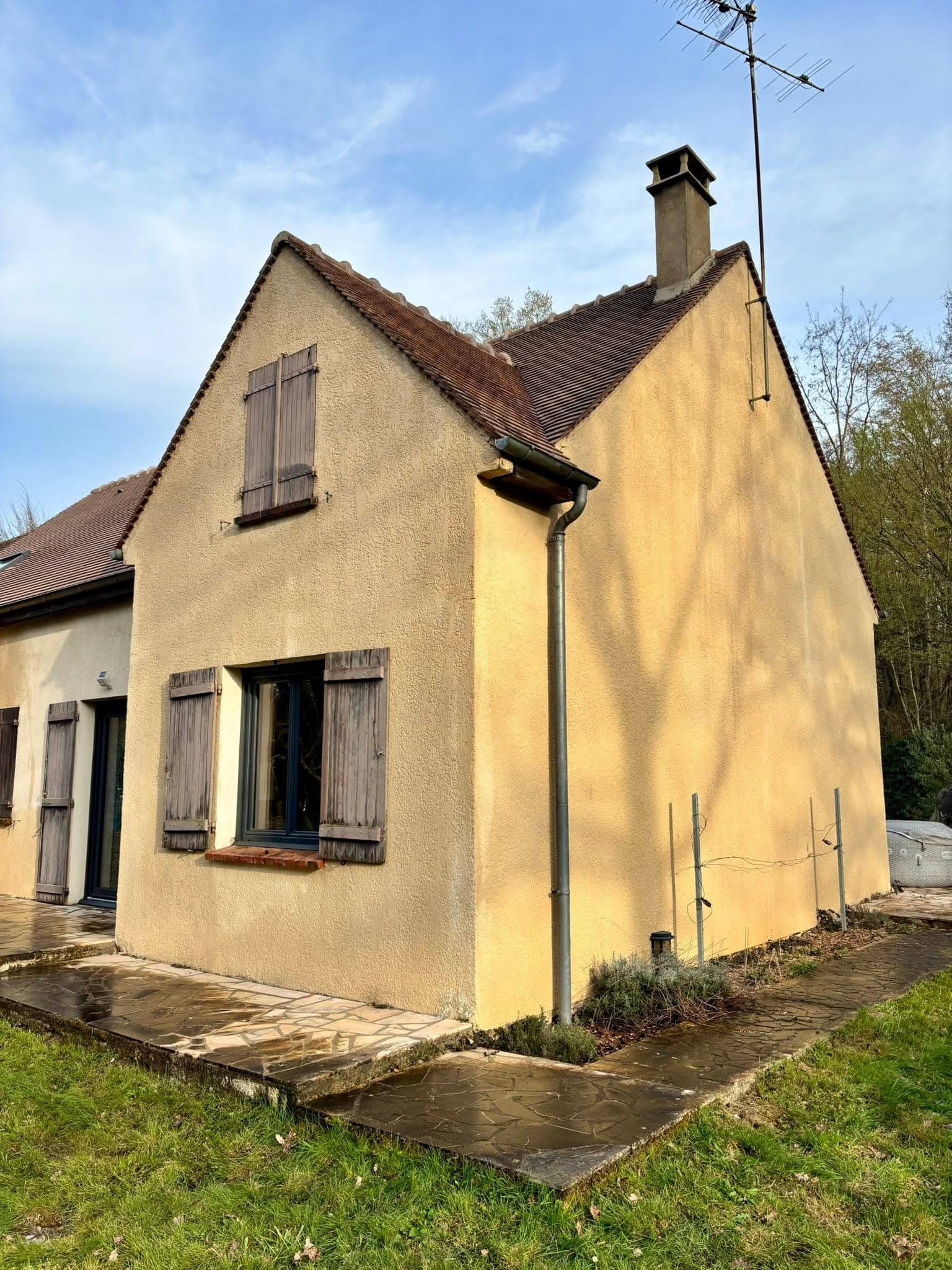 Nettoyage de toiture envahie par la mousse à Melun (77) - Après