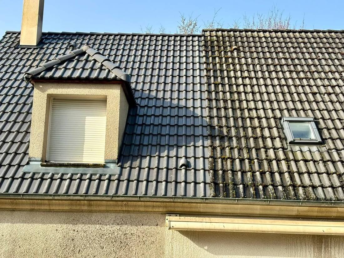 Tuiles anthracite avant et après démoussage